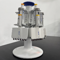 Eppendorf Research Plus Multichannel Pipettes and Stand image 1